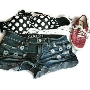 RUE 21 Distressed Denis Daisy Print Stretch Shorts